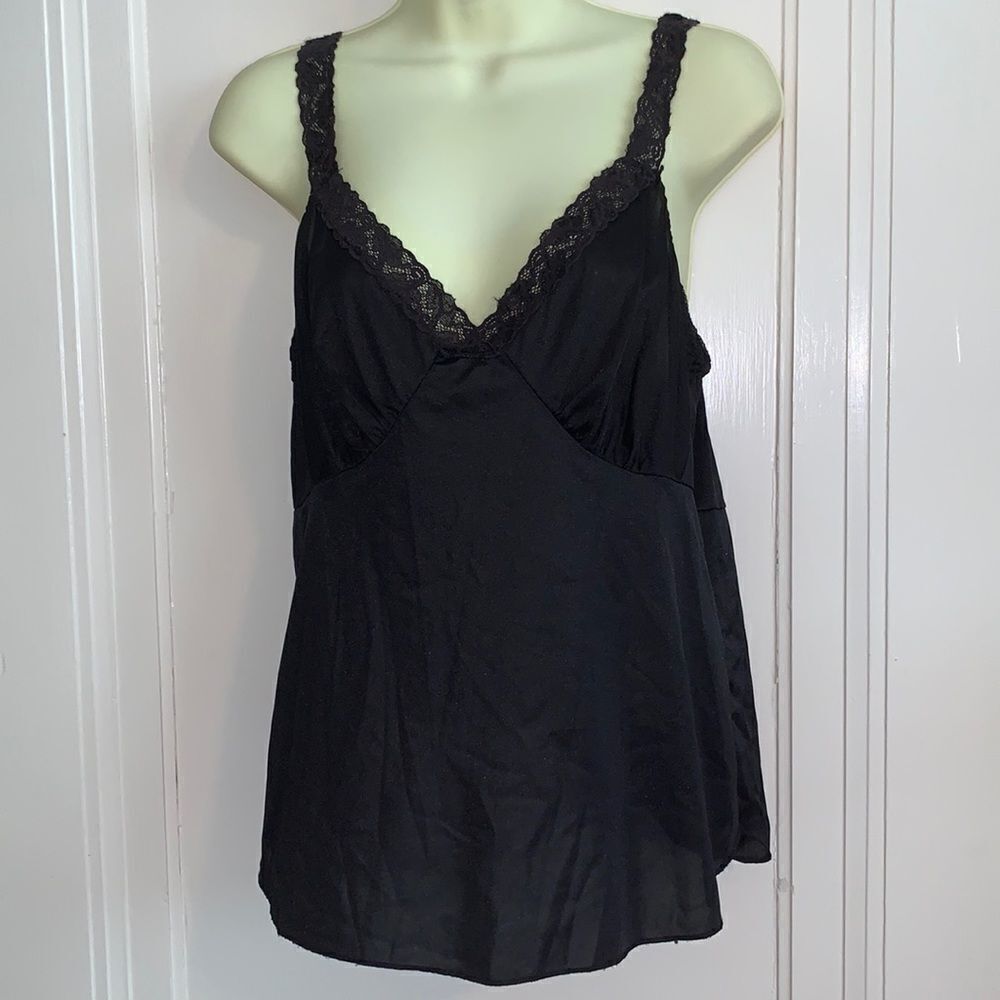 ‎Cabernet black nylon camisole with lace